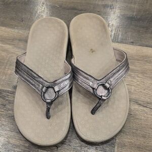 Vionic Elegant Silver Women's Sandals 9